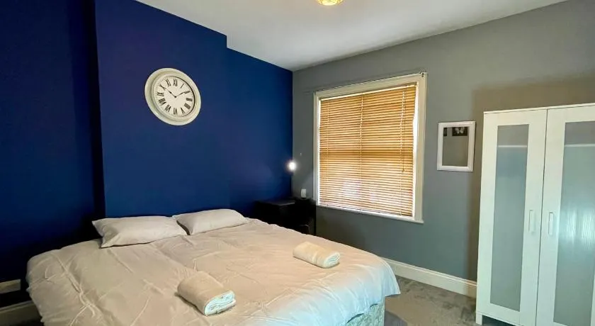 Stylish 3-Bedroom Home! - Image 1