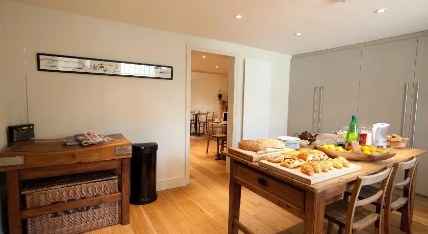Kennington Bed & Breakfast - Image 1