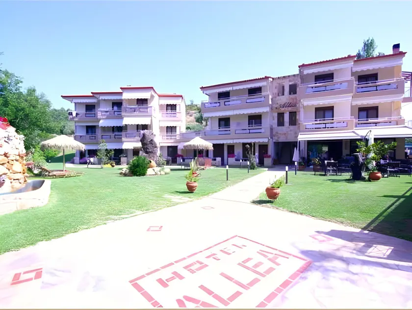 Allea Hotel and Apartments - Image 1