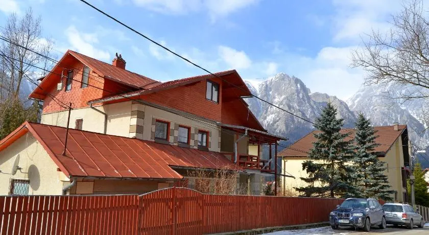 VILA MARIS BUSTENI - Image 1