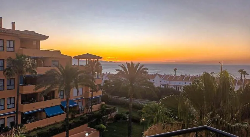 Beautiful sea views duplex penthouse in Manilva - Image 1