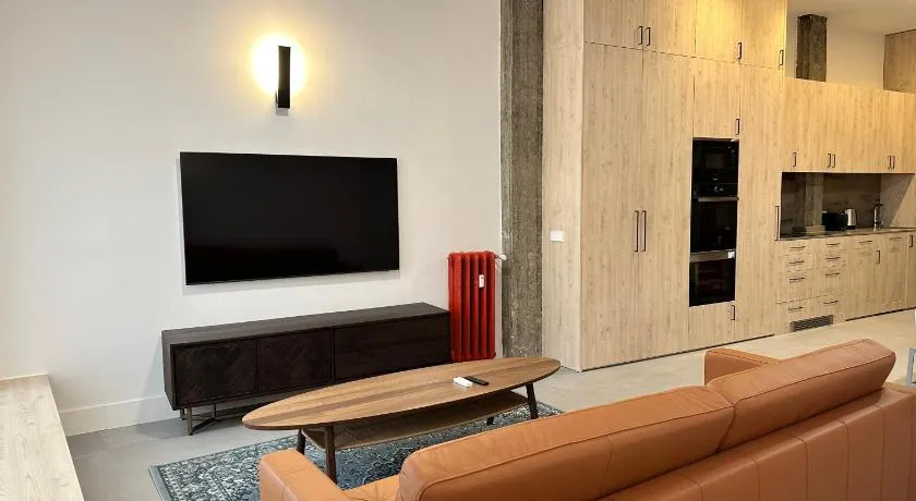 VR Palace Apartments - Image 1