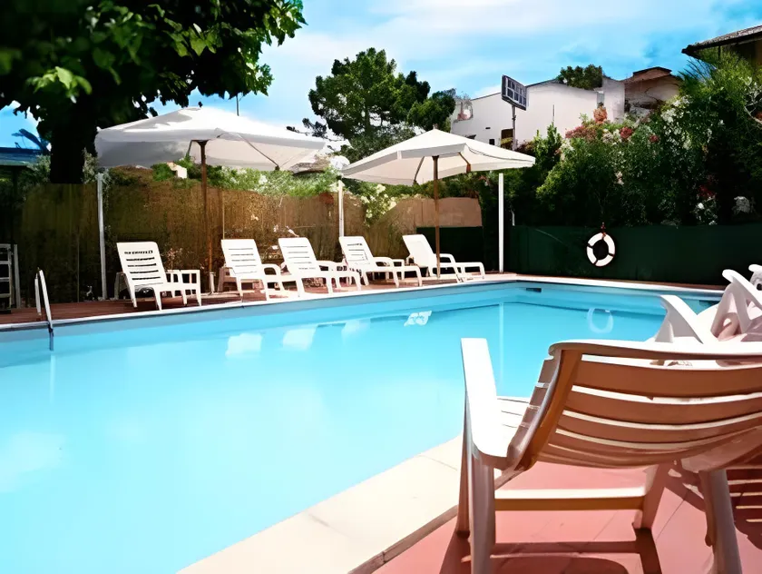 Hotel Kennedy - Image 1