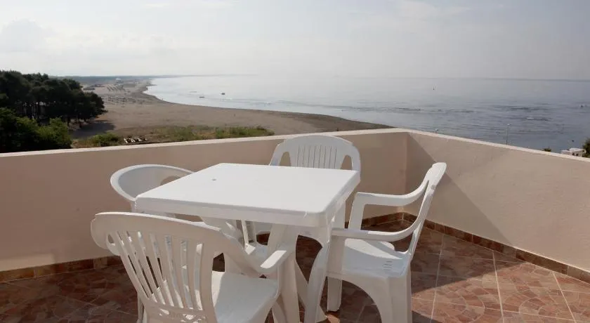 Sand and Sea Apartments - Image 1