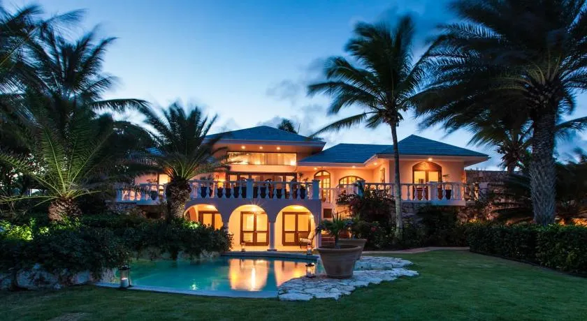 Luxury Villa - Image 1