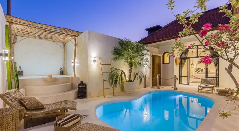 VILLA SALEYA with JACUZZI - Image 1