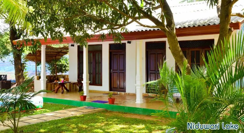 Niduwari Lake Homestay - Image 1