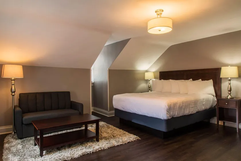 THE CAPTAIN WOHLT INN - Image 1