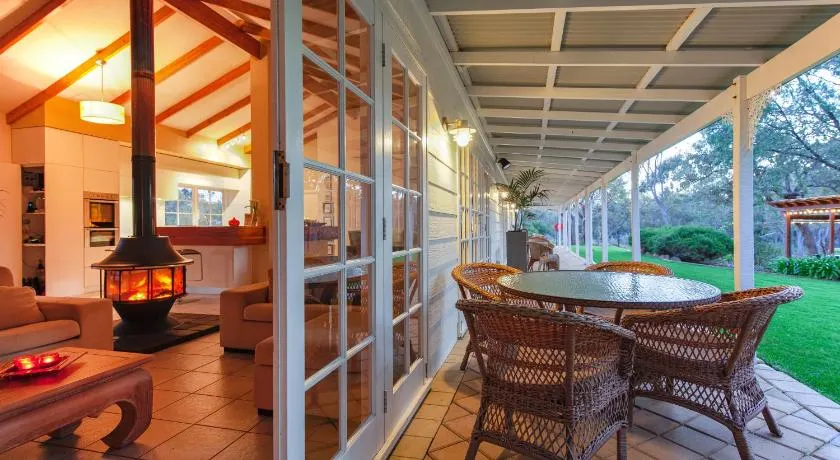 Llewellin's Guest House - Image 1