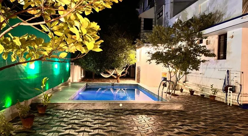 Saro Luxury - sea view - Image 1