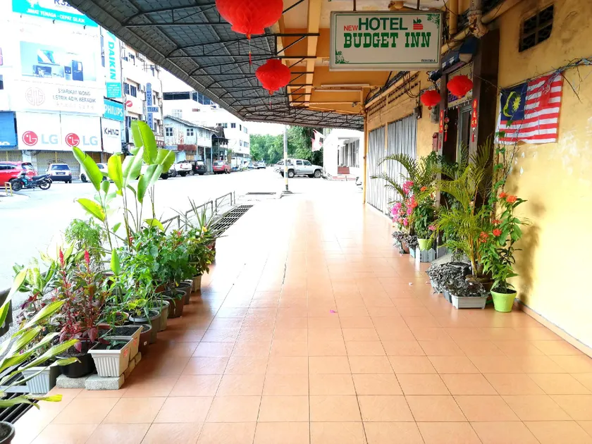 New Budget Inn Hotel - Image 1