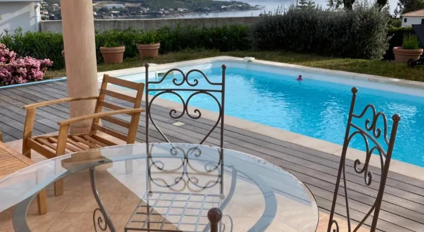 Superbe villa avec piscine vue mer, proche plage - Image 1