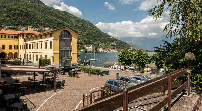Terraced house on the lakeside of Gravedona - Larihome A04 - Image 1