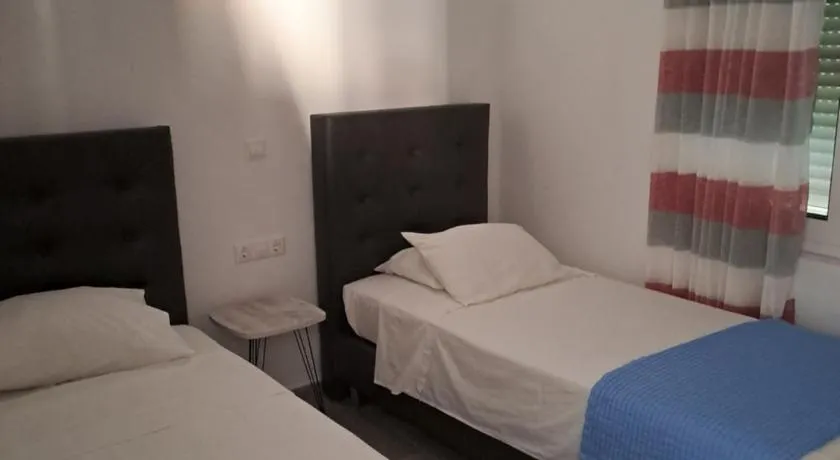 Parthenon apartment - Image 1