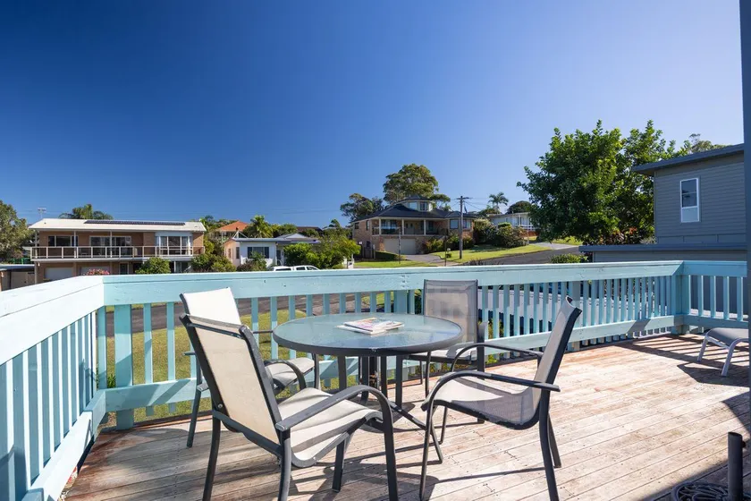 Retro Beach House - Image 1