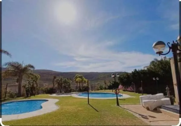 Apartamento con jardin - Image 1