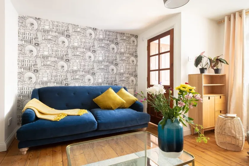 The Heart of Jericho - Bright & Central 2BDR Home with Garden - Image 1