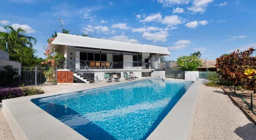'Arafura Blue' a Poolside Family Oasis on the Coast - Image 1