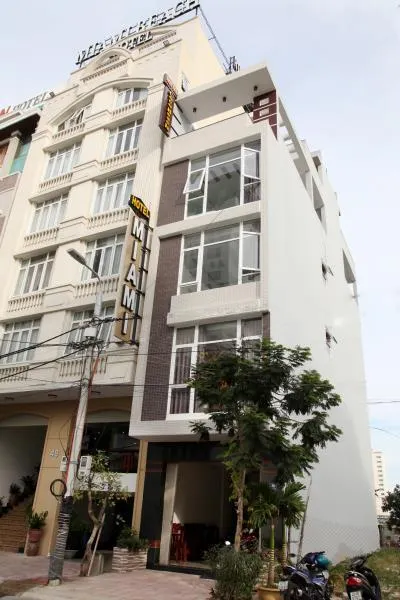 Coco Beach Hostel Da Nang - Image 1
