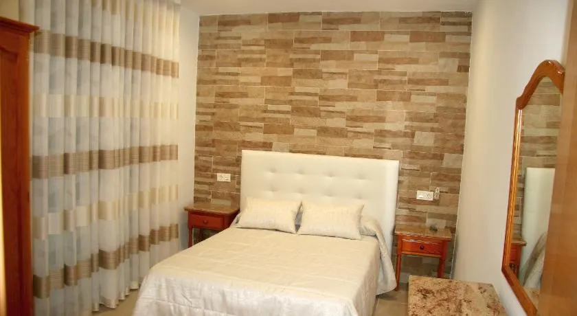 Hostal Restaurante Grela - Image 1