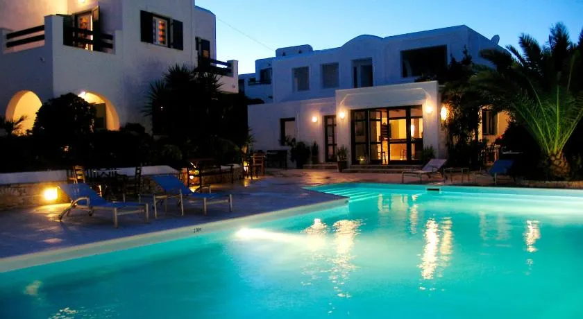 Keros Art Hotel - Image 1