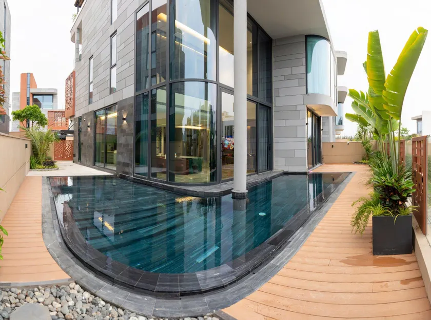 LUXURY VILLA  WITH 6 BEDROOMS 650M2 - Image 1