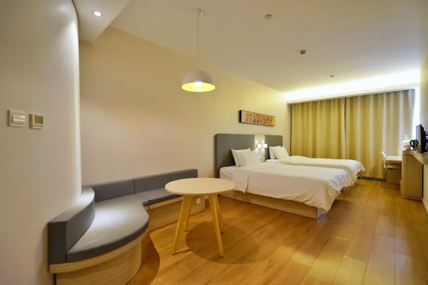 Hanting Hotel (Shanghai Songjiang  Film  Park Hotel) - Image 1