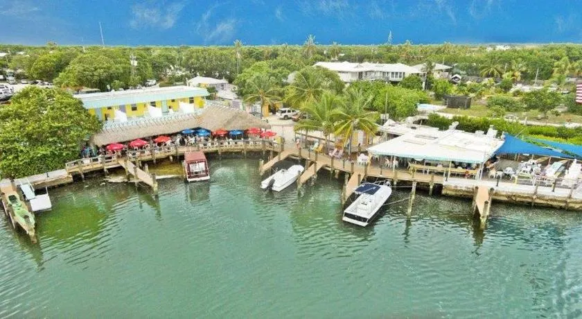 Snappers Key Largo - Image 1