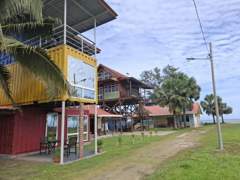 Papar Beachfront View - Image 1