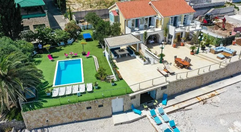 SEJOUR DE RÊVE DANS VILLA de luxe sur la plage en famille ,amis ,et animaux - Image 1