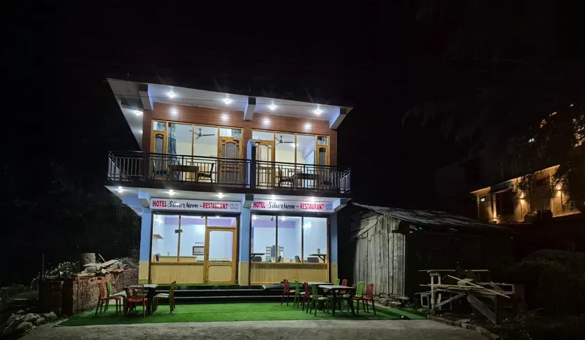 Hotel Silver Moon & Restaurant - Image 1