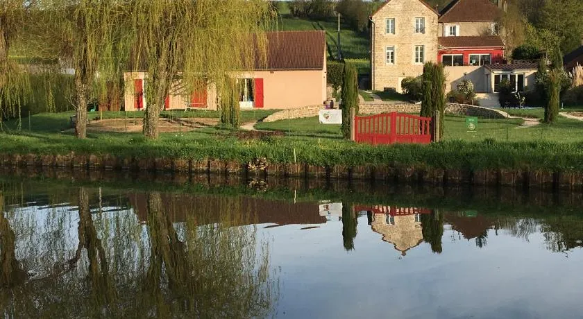 Calme au Canal de Centre - Image 1