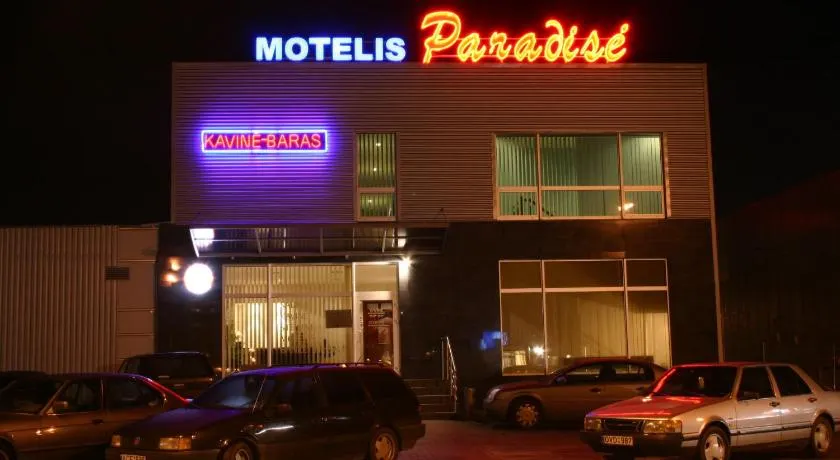 Motel Paradise - Image 1