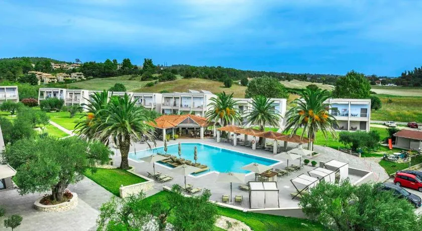 Iris Hotel - Image 1
