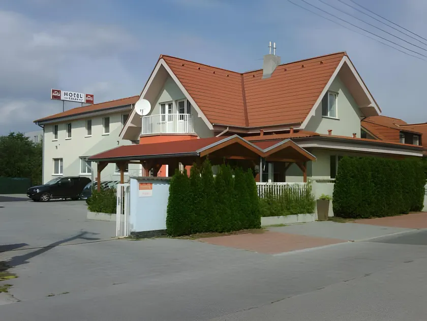 Hotel Orlan - Image 1