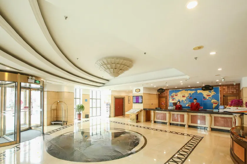 Air China Hotel Dalian - Image 1