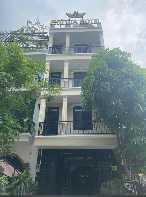 Phú Gia Hotel 23 Đường số 4 Phú Mỹ - Image 1