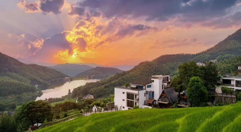 Yichun Jiuyu Xinzhi Light Luxury B&B - Image 1