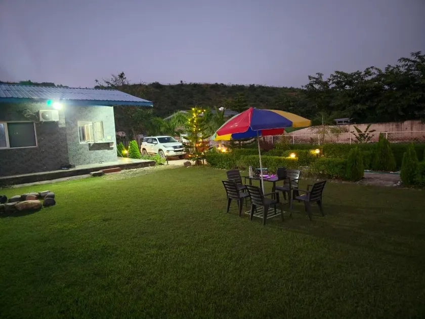 Experience peace & luxury at riverside H.M Farm - Image 1