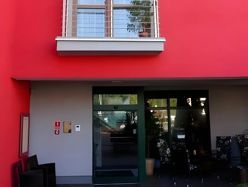 Tenis Club - Image 1
