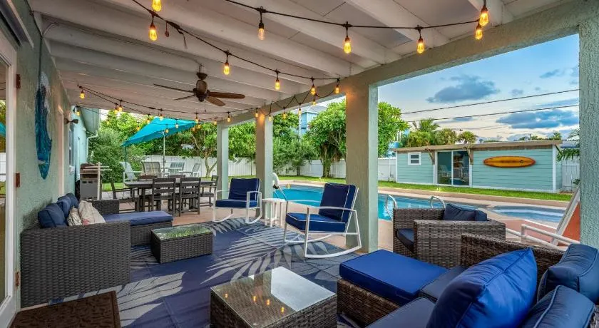 TIKI BLUE TWO-Fun For Big Groups-Walk to Beach, Hot Tub, Heated Pool - Image 1
