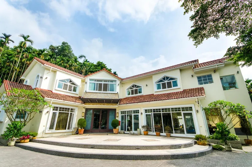 Butchard Villas - Image 1