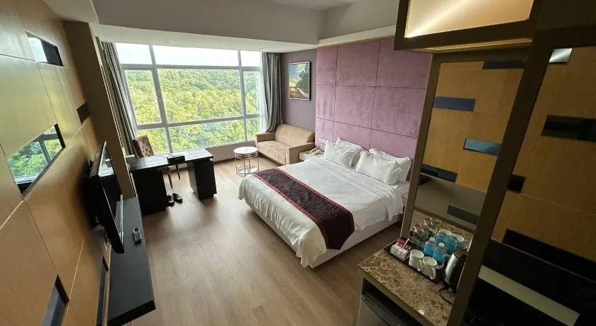 Suasana Hotel Chukai - Image 1