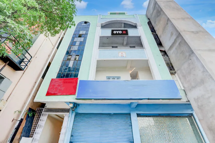 Hotel O The hotel Astra Deccan - Image 1
