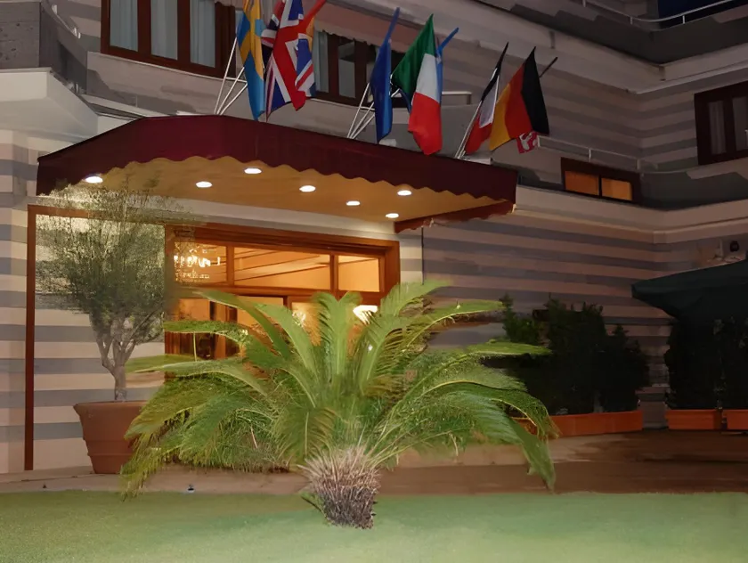 Hotel Centrale - Image 1
