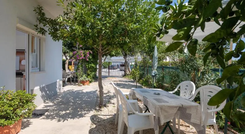 Apartments near beach Babic - Image 1