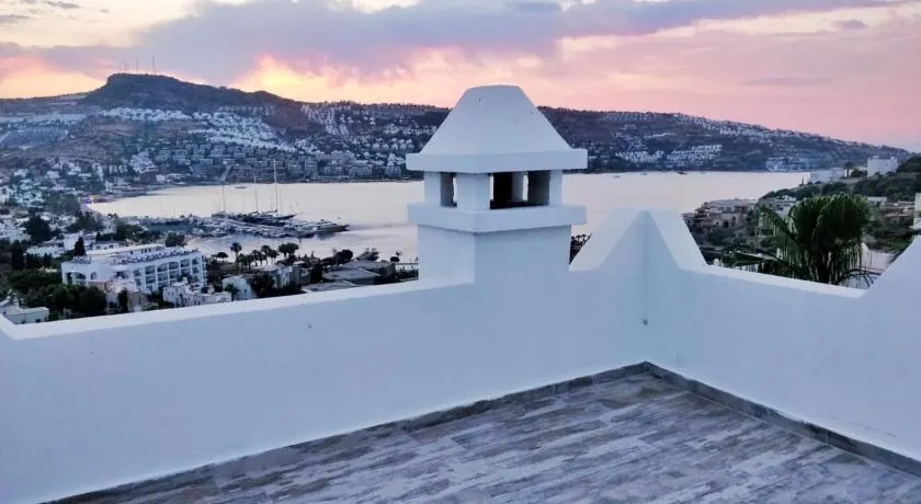 Bodrum Gündoğan Koyu Havuzlu Site - Image 1