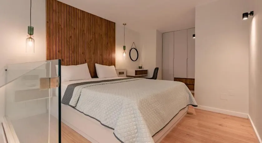 Apollo Luxury Suites - Image 1