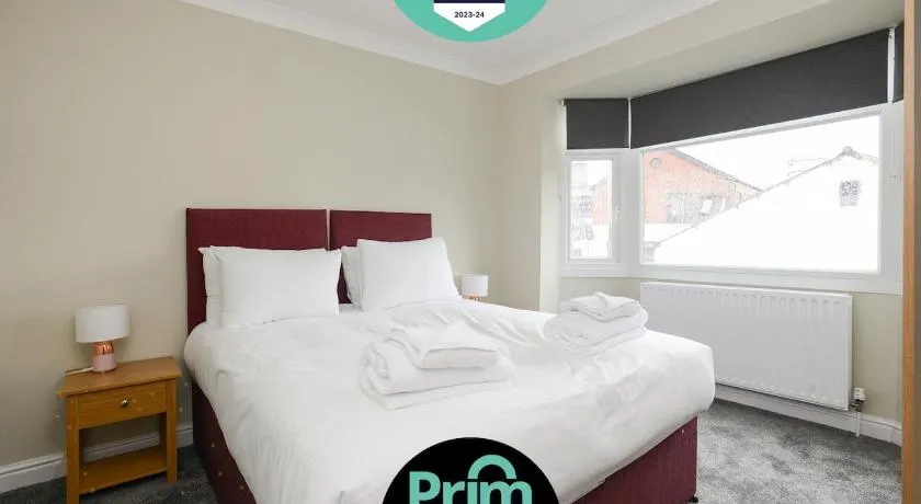 Cosy House in the heart of Beeston with FREE Parking and WiFi - Image 1