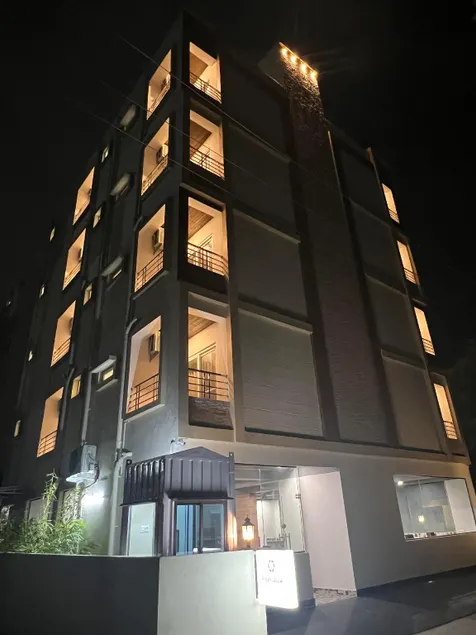 Palladium Luxury Suites Financial District Unit I - Image 1